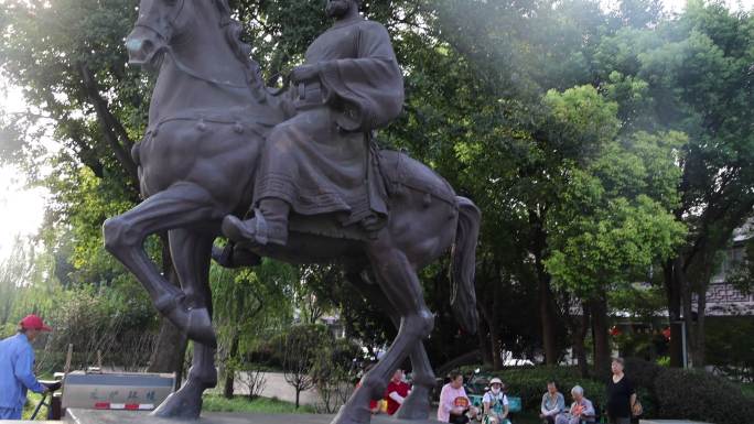 扬州马可波罗雕像