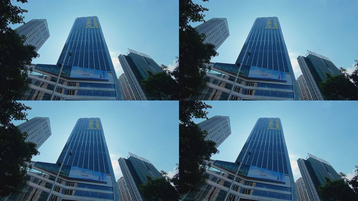 实拍仰视城市高楼建筑