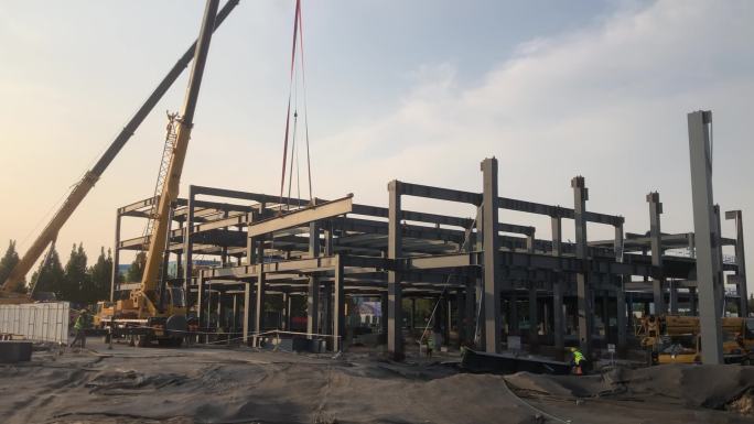 建筑 钢结构 商业中心 建设 吊车 钢材