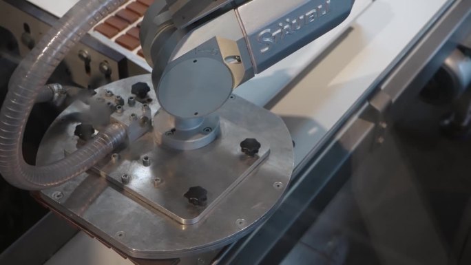 德国科隆巧克力生产工厂的生产过程，慢镜头