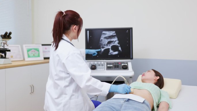 女性腹部超声检查透视医疗器械医疗