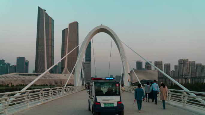 南京眼步行桥日转夜人潮延时