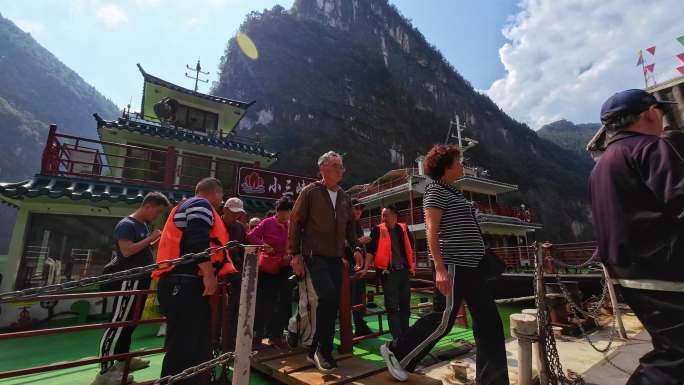 三峡蓄水后的高峡平湖美景