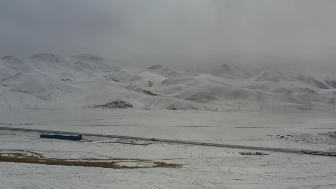 西藏雪山航拍图