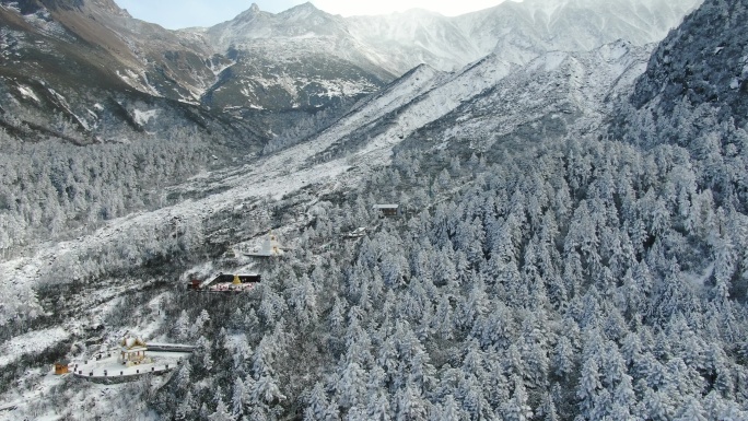 海螺沟冰川森林公园冬季雪景雾凇空镜航拍