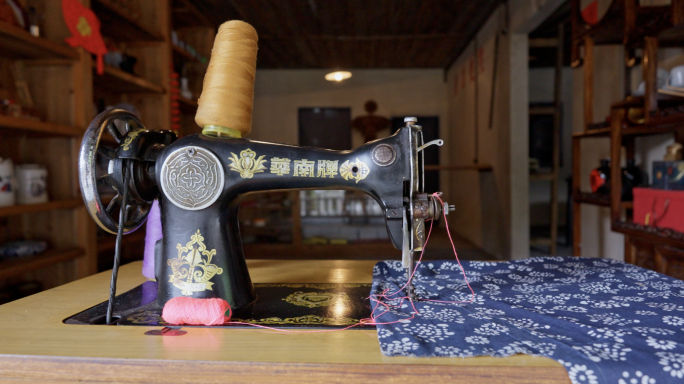 l八十年代老式缝纫机缝纫店怀旧场景