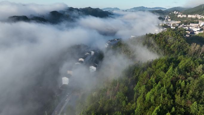 航拍山区云海村庄4K