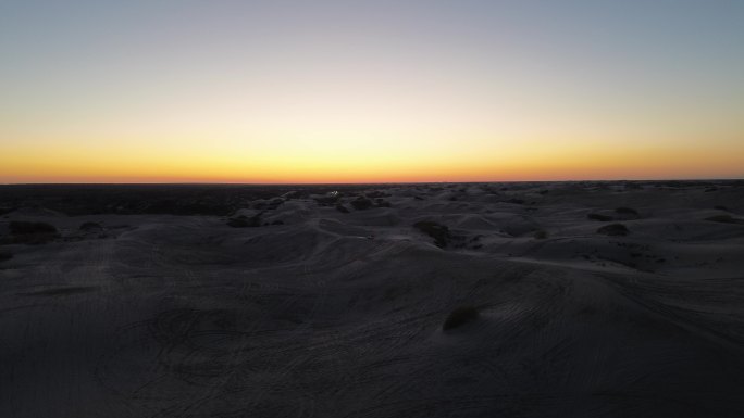 黄昏沙漠航拍