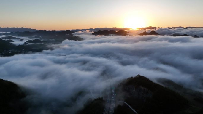 航拍山区云海日出4K