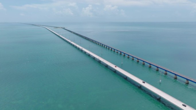 佛罗里达群岛七英里大桥的俯视图