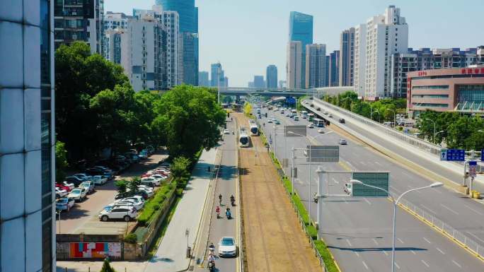 武汉光谷现代有轨电车航拍视频素材