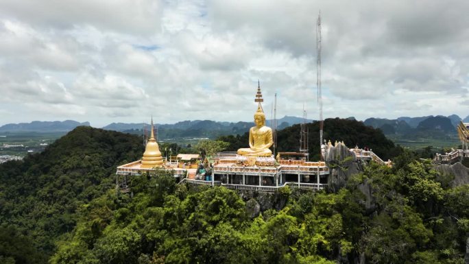 山顶上的金佛像，俯瞰甲米，老虎洞寺，笏潭水