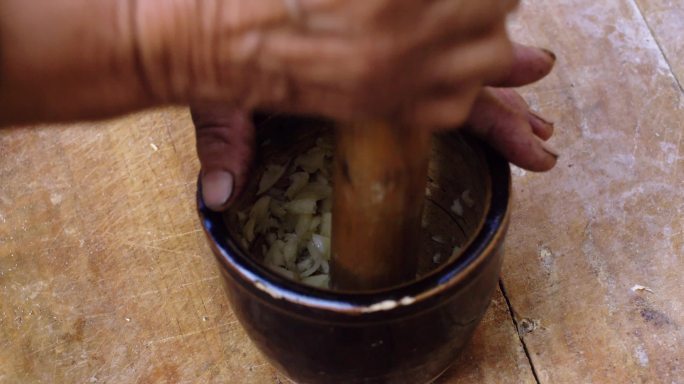 捣大蒜蘸醋调味料