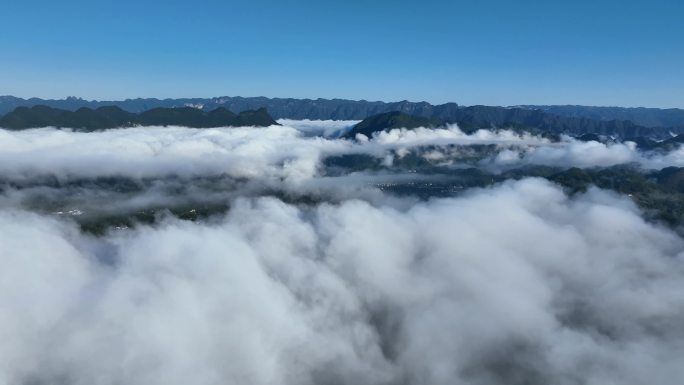 航拍山区云海村庄4K