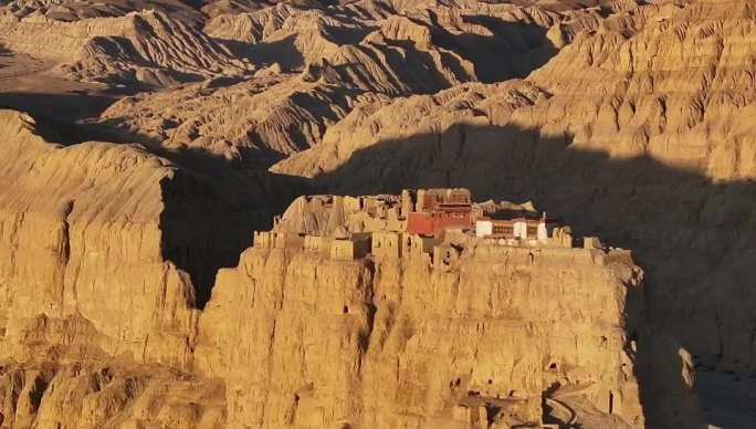 西藏 山崖顶 庙宇 航拍