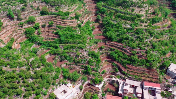 依山而建的村庄