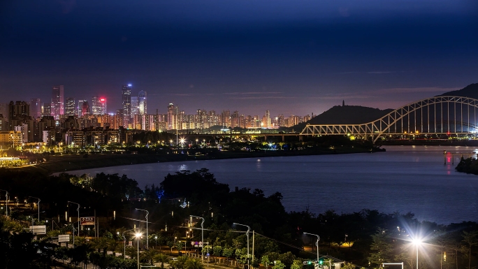 远眺望青秀山邕江五象夜景