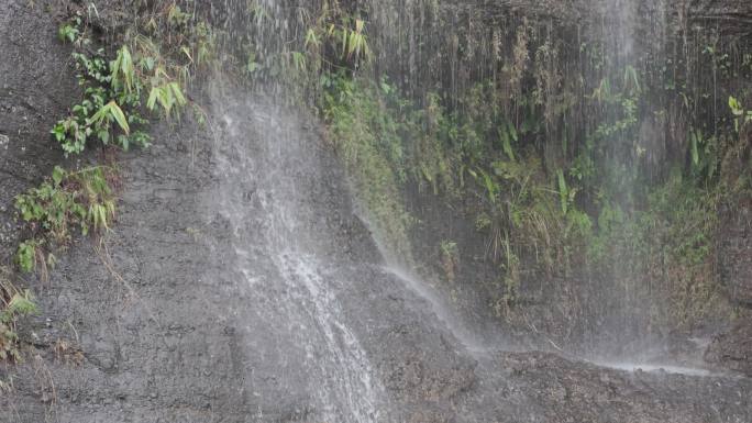 流泉飞瀑溶洞瀑布悬崖峭壁山泉水飞流直下