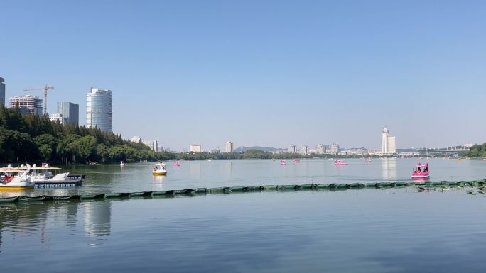 广角湖景