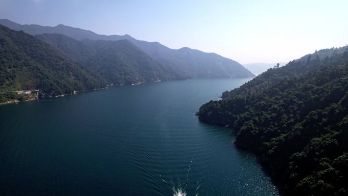 航拍湖南郴州东江湖水库山水 绿水青山