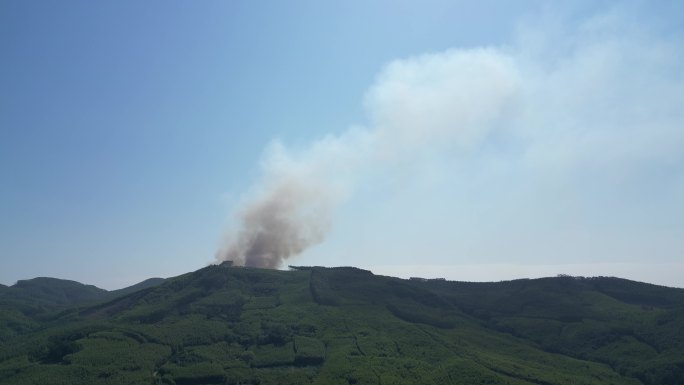 青山 浓烟 火警 消防安全素材