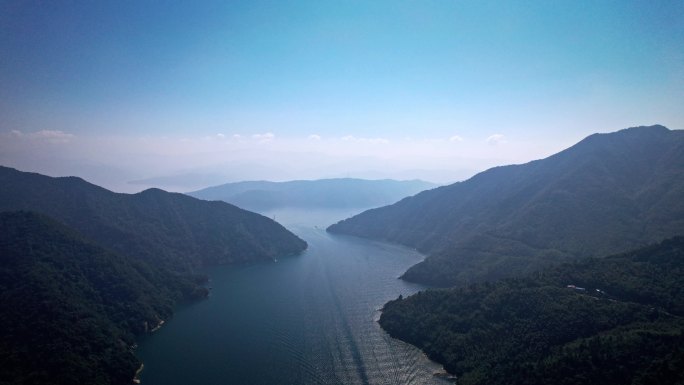 航拍湖南郴州东江湖水库山水 绿水青山