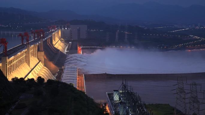 三峡大坝泄洪夜景1