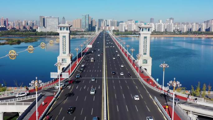 4K航拍临沂市北城新区北京路沂河大桥风景