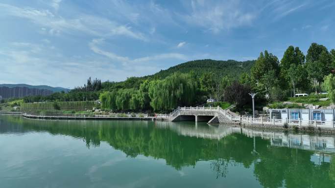 孟家水库龙奥大厦马路车流万象城