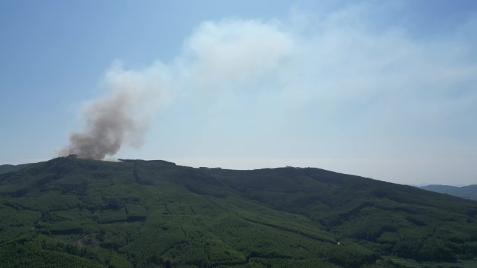 青山 浓烟 火警 消防安全素材