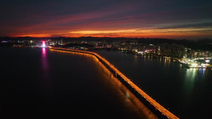 海滨城市夜景