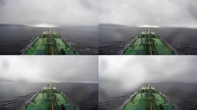 穿越麦哲伦海峡的油轮遭遇极端天气