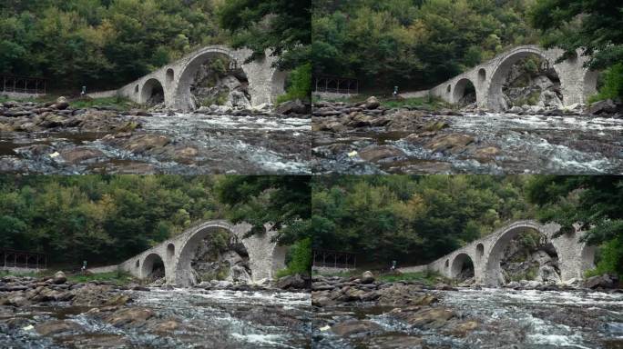 保加利亚阿尔迪诺镇的魔鬼桥(保加利亚语:Dyavolski Most，土耳其语:Seytan Kop