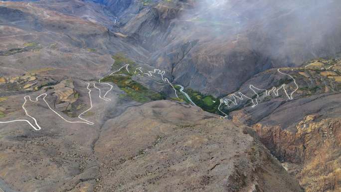 航拍西藏山南熊曲河雄曲河洛扎大峡谷秋季