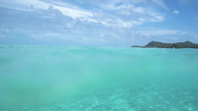 热带海岸线和白色沙滩的美景