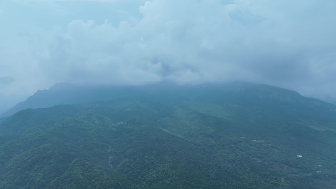 山峰森林云雾云海航拍庐山五老峰风景区远景