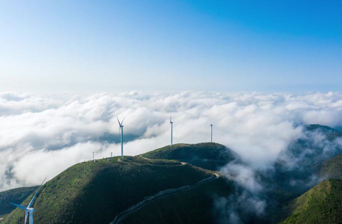 国家电投风力发电云海航拍环绕延时