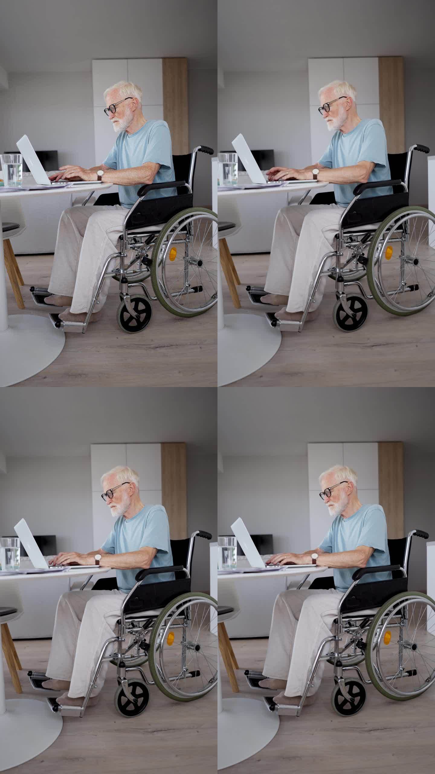 退休时坐在轮椅上工作的老人。
