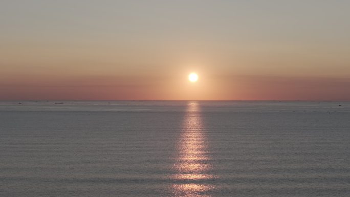 海上日出升起