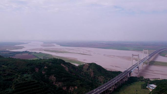 4K航拍郑州地标桃花峪黄河大桥