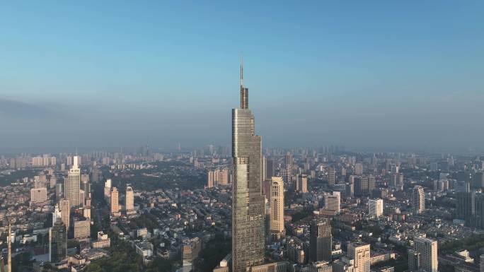 晨光照射在江苏省南京市地标建筑紫峰大厦