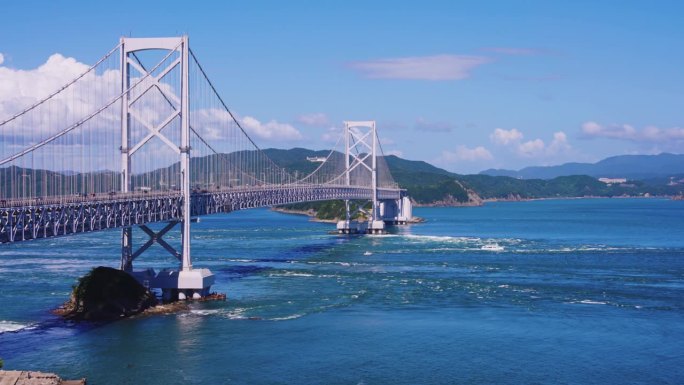 Awaji和德岛之间的大鸣人桥的4k建立镜头
