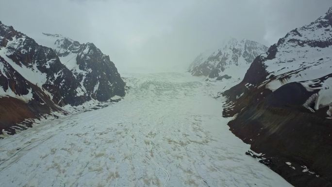 4k航拍自然仁隆巴冰川小雪2