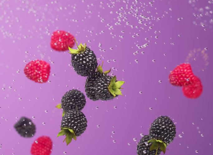 水中树莓特写气泡