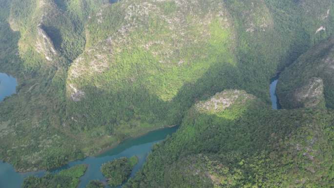 石头山青山广西喀斯特地貌