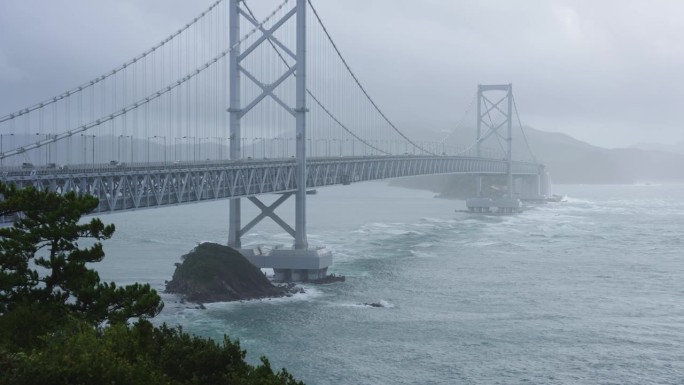 台风袭击了日本四国的小影桥