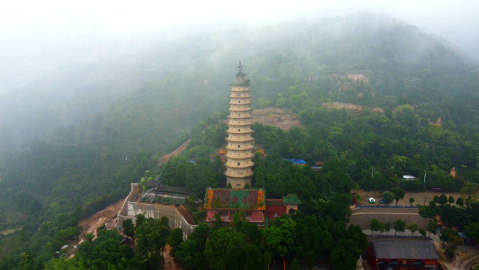 塔-庙宇-寺庙-山林中的寺庙-清净修行