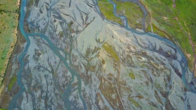4k航拍自然冰川河谷冲刷草地河滩