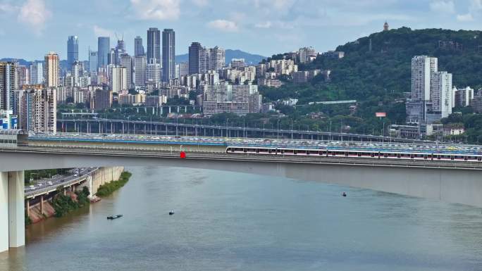 重庆嘉华大桥地铁列车航拍空镜