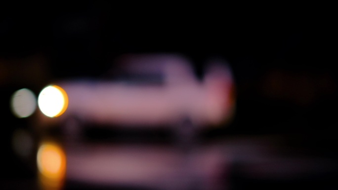 雨天黑夜城市情绪车流4K超高清短视频素材